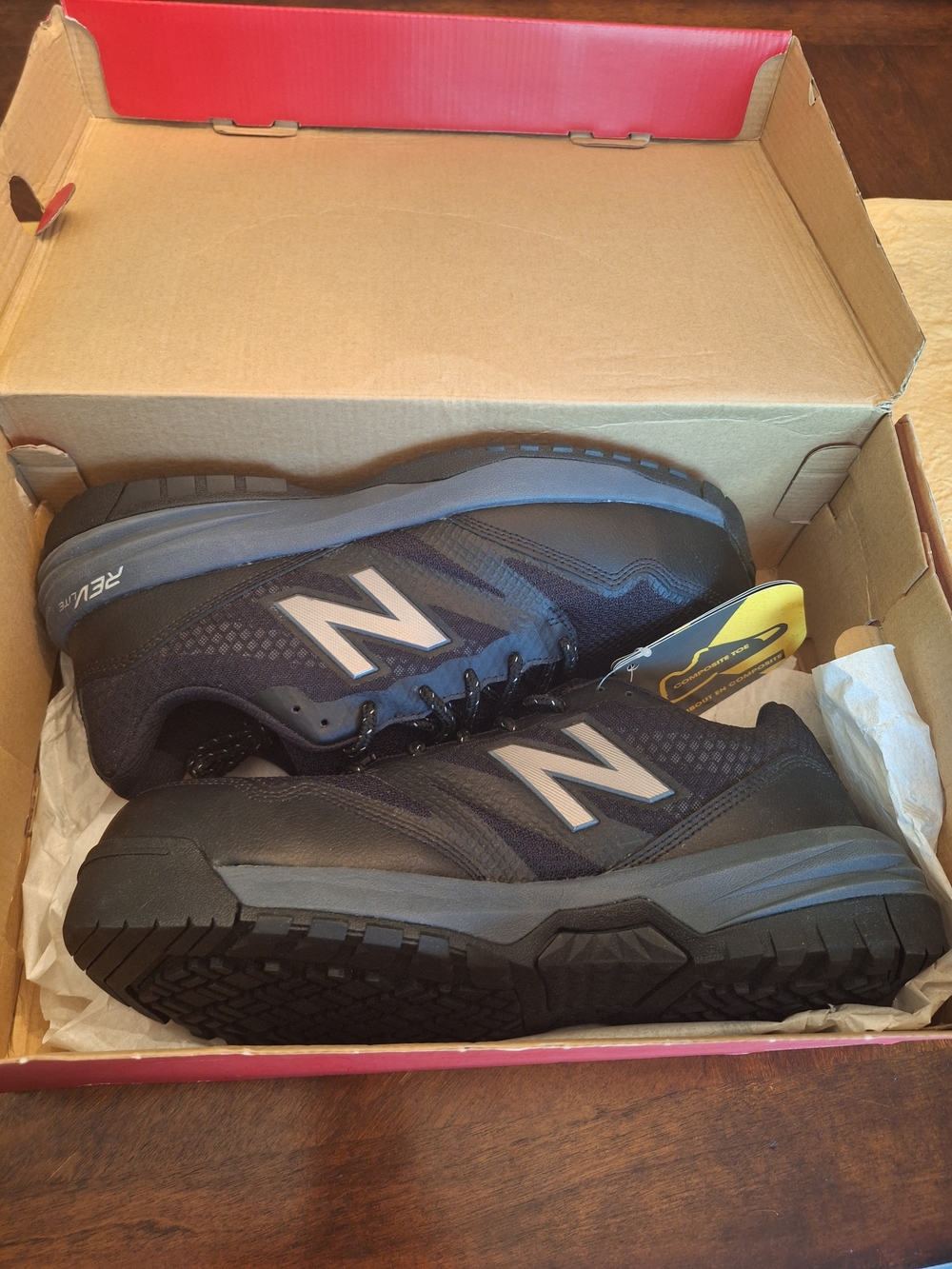 10 4E Wide New Balance Men's Black Composite Toe Shoe